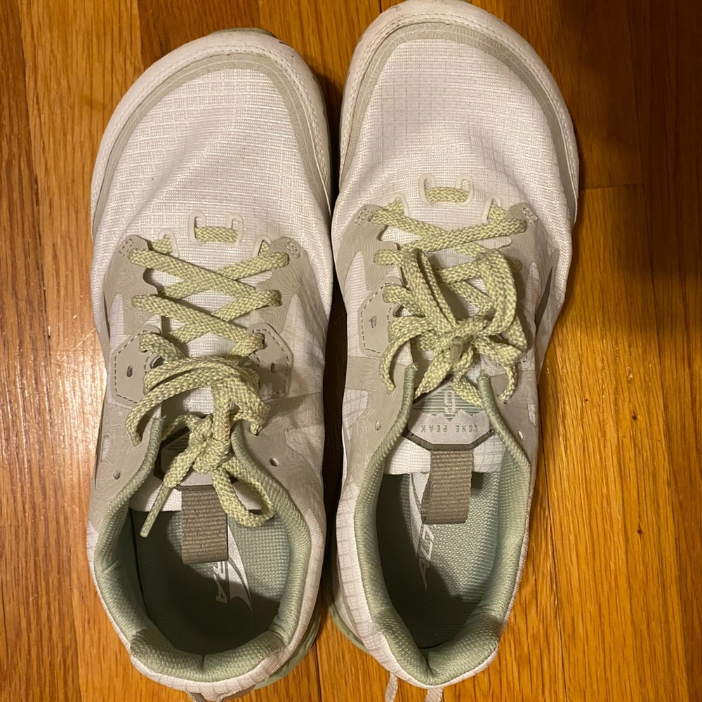 Altra Lone Peak 6. Women’s 9.5 excellent used condition